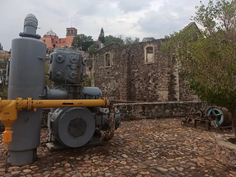 Perforadora antigua de la mina